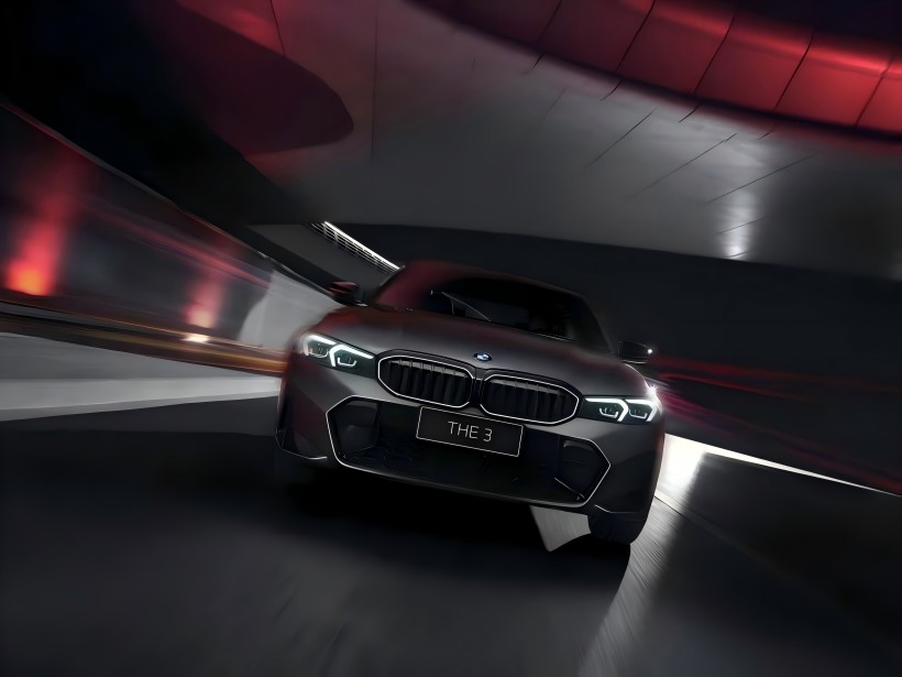 Были выпущены официальные изображения BMW 3 Series 50th Anniversary Limited Edition. Ограничено 2500 единиц и оснащена эксклюзивными красками и т. Д.