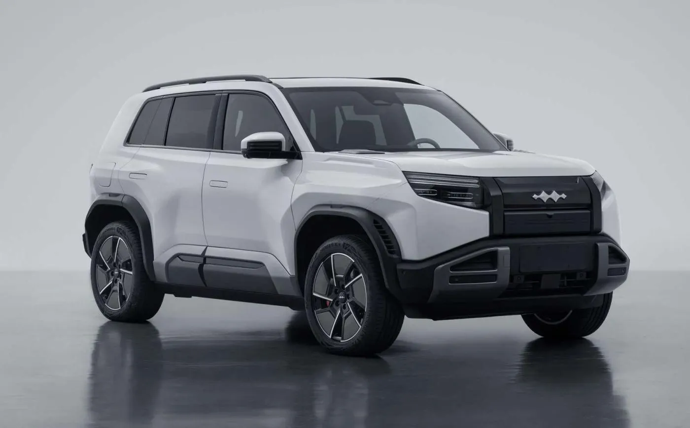 Уравнение Leopard Titanium 3 начнет предварительную продажу 31 марта, причем предполагаемая стартовая цена 220 000 юаней!