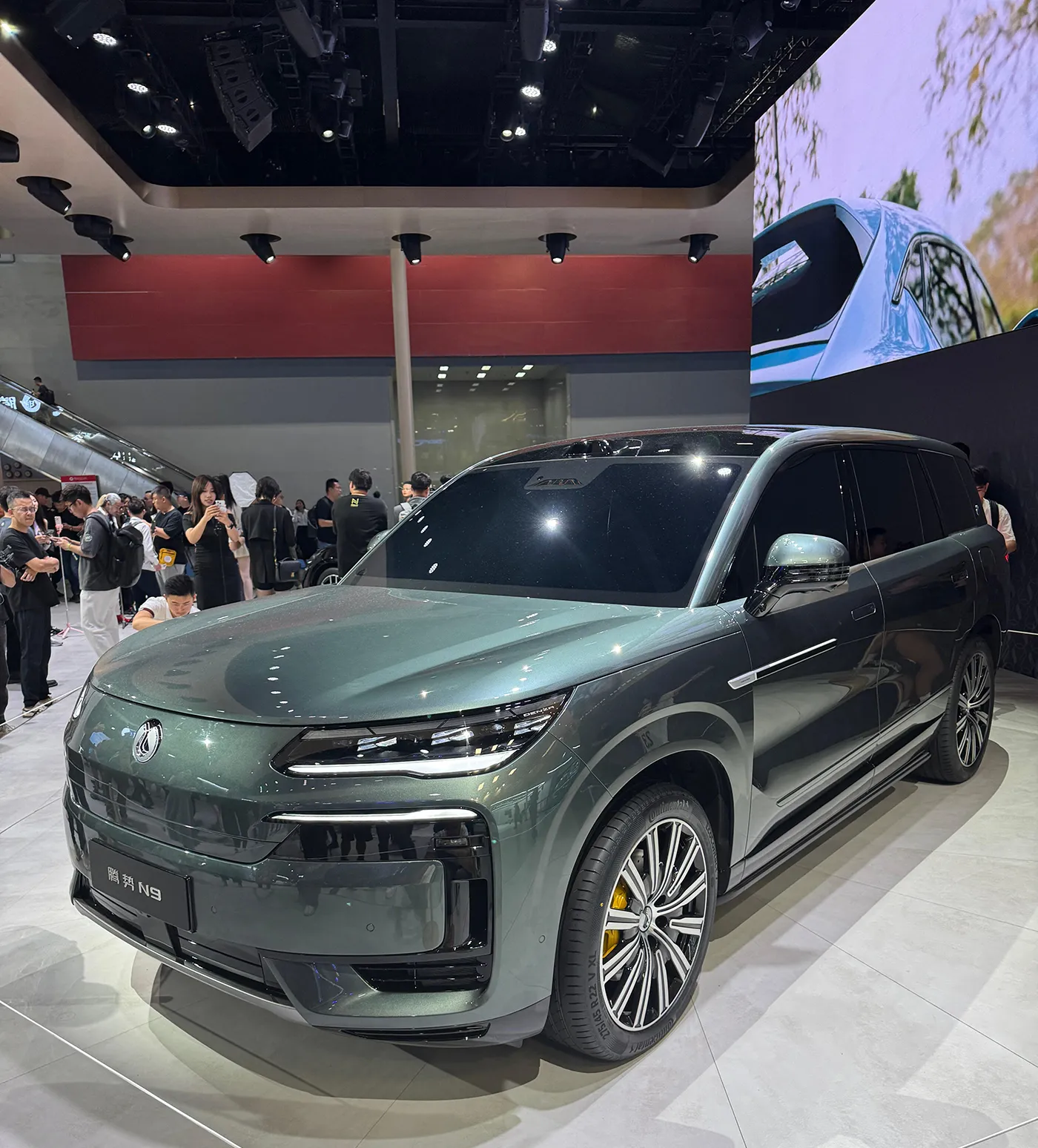 Denza N9 Black Warrior Edition с официально представленным черным внешним комплектом - теперь доступно для покупки
