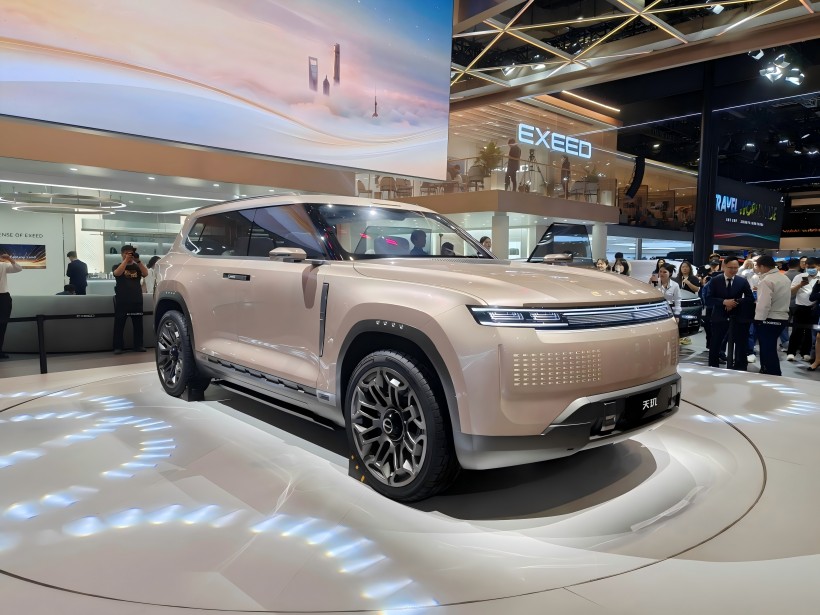 2025 Shanghai Auto Show: Starway Tianji Concept Car, открытый, расположенный как большой внедорожник с 6 -м