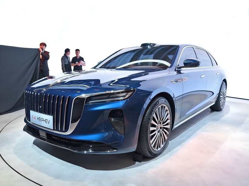 Hongqi H9 PHEV, работающий на платере 2.0T - в гибридной трансмиссии и оснащенная активной подвеской, будет запущен во второй половине 2025 года.