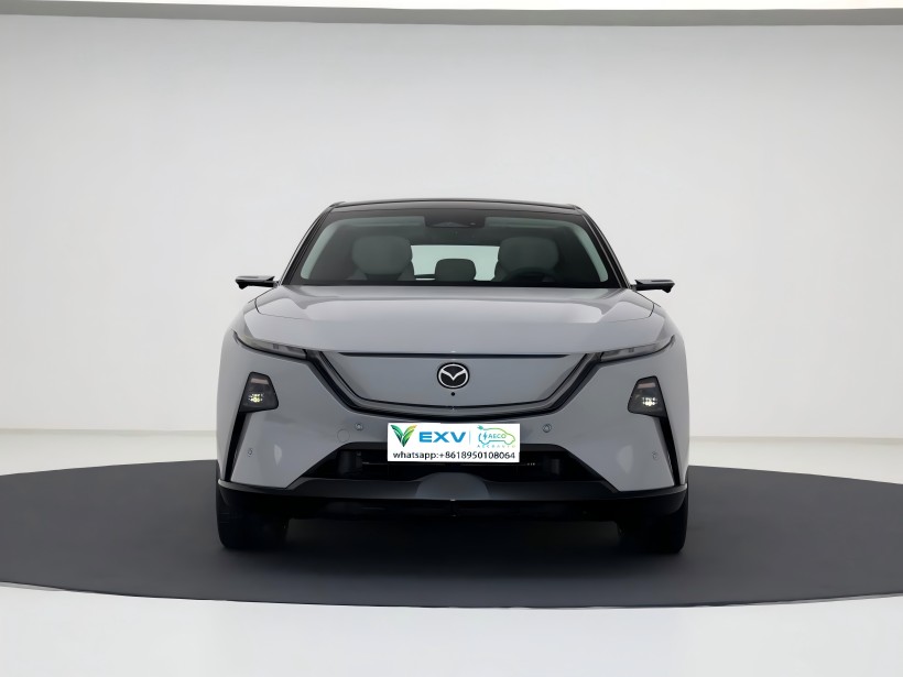 Ожидается, что Mazda ez - 60 выступит на рынке к концу августа. Он предлагает как чистый, так и электрический, так и расширенные электростанции. Интерьер также оснащен двойной настройкой экрана.