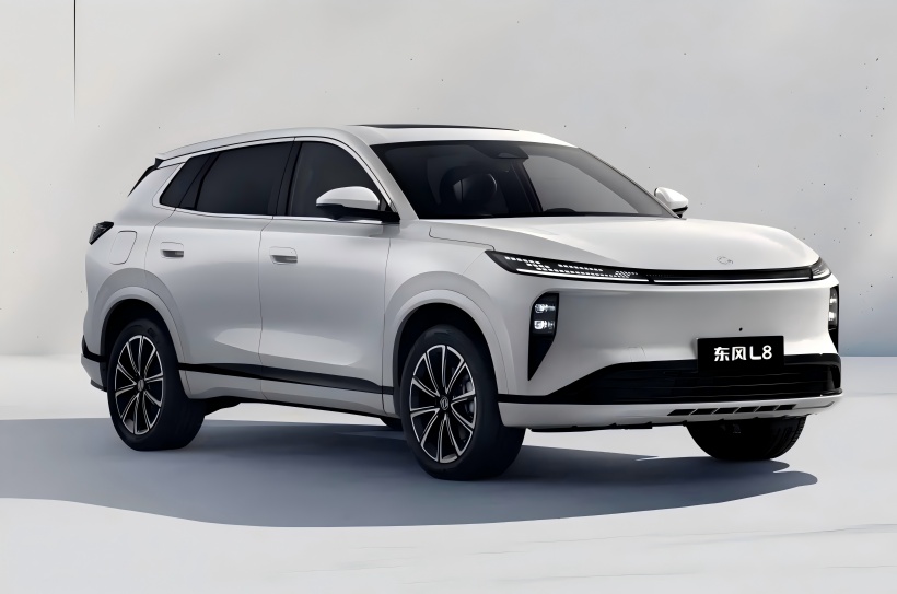 Опубликованы официальные фотографии внешнего вида Dongfeng Fengshen L8. Он оснащен гибридной системой Dongfeng Maha и будет запущен в эксплуатацию в середине 2025 года.